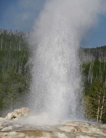 Old Faithful underway zoom