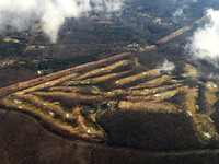 Golf course approaching Dulles airport